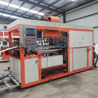 Gebruikte automatische vacuümvormende machine voor plastics met blaren om wegwerpplaten te maken