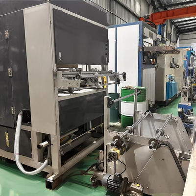 Multifunktioneel vacuümvormende machine produceert 0,12 mm-2 mm producten