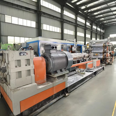 Gebruikte extrudermachines voor kunststof met een hoge productie-efficiëntie en een goede stabiliteit