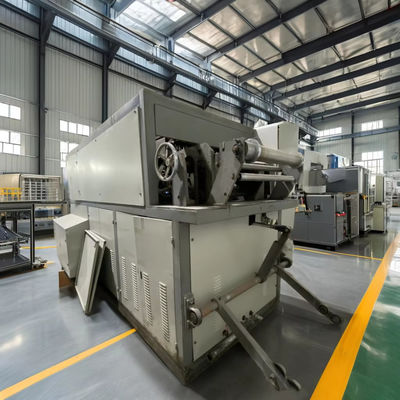 Volledig geautomatiseerde thermoformingsmachine voor kunststofbekers 380 V en PLC-besturingssysteem